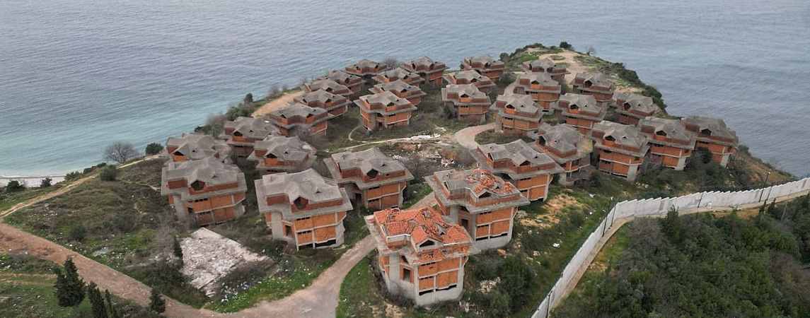 Abandoned Villas in Kocaeli Spark Curiosity